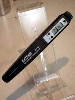 39240_th-stick03_245x327.jpg (29125 bytes)