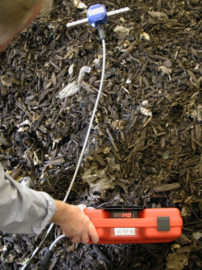 komposti01 400x534.jpg (97995 bytes)